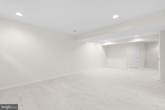 Building Photo - 17575 Deweys Run Ln