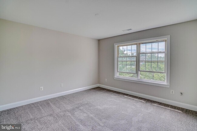 Building Photo - 9902 Player Dr