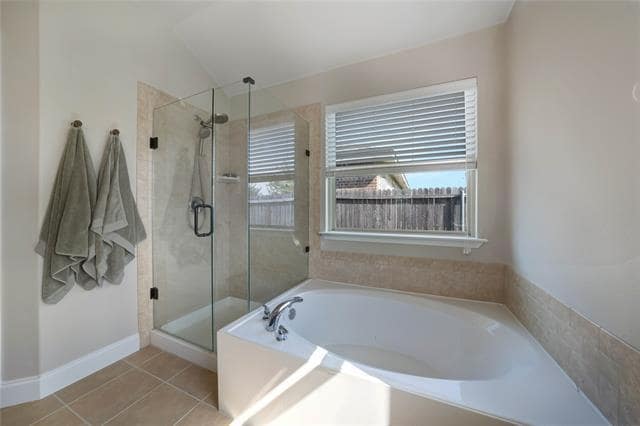 Building Photo - 913 Hawthorne Rd