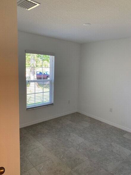 Building Photo - 124 Plain View Dr