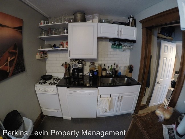 Primary Photo - 735 Quincy St NE