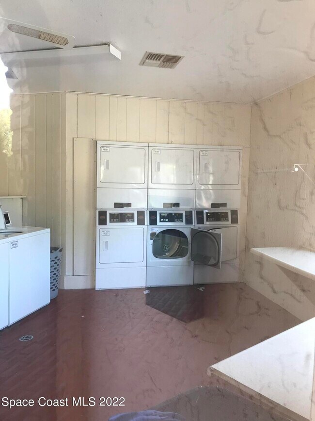 Building Photo - 174 San Juan Cir