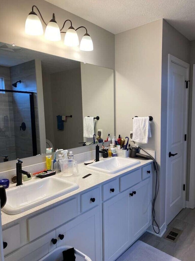 Building Photo - 7184 Celebration Dr