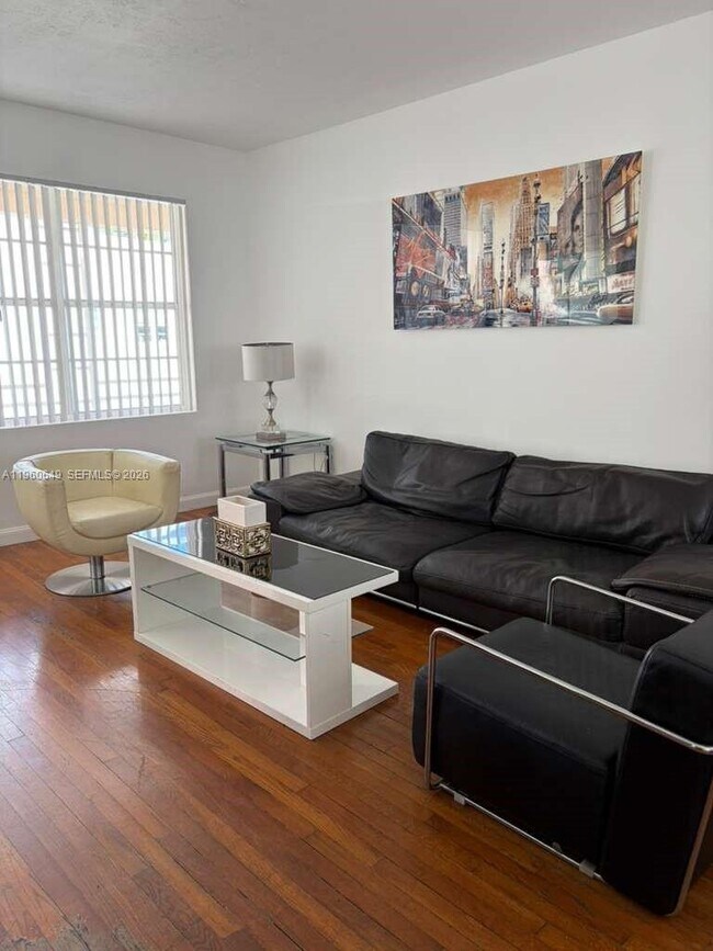 Building Photo - 6881 Bay Dr