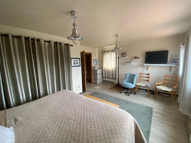 Building Photo - Ocean Park 2-Story Home, Deck with Views, ...