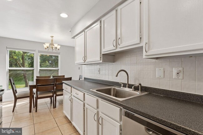 Building Photo - 13212 Meander Cove Dr