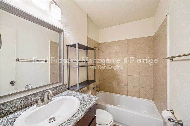 Building Photo - 3003 Falk Ct