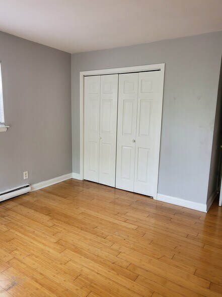 Building Photo - 373 W Old Indian Trail