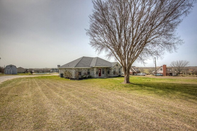 Building Photo - Charming 3 Bedroom Oasis on 2.5 Acres!