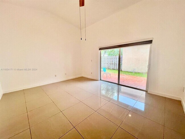 Building Photo - 9941 NW 32nd St