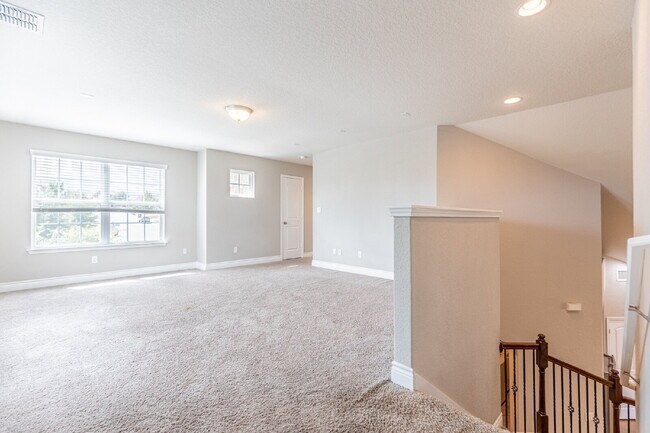 Building Photo - 27462 Paraiso Sands