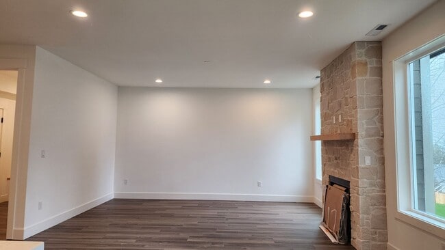 Building Photo - Beautiful Home in Bonney Lake!