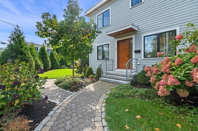 Building Photo - 99 Naugus Ave