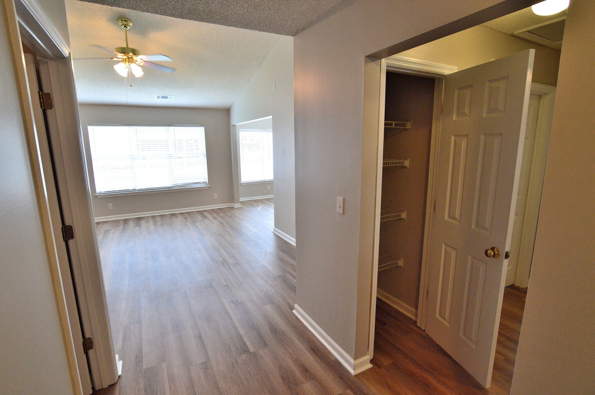Building Photo - 203 Hawkridge Pl