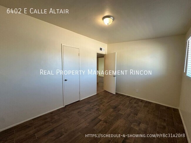Building Photo - 6402 E Calle Altair