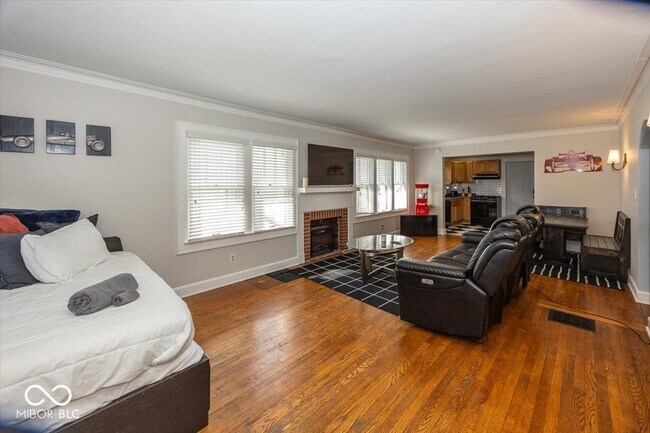 Building Photo - 6140 Winthrop Ave