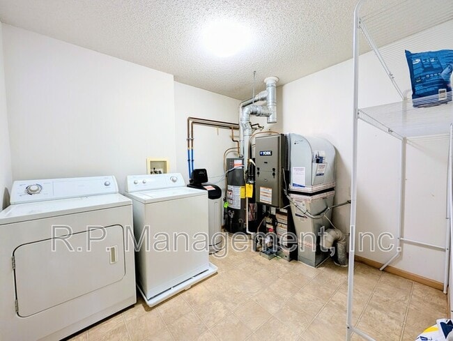 Building Photo - 17832 96th Ave N