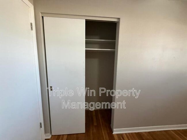 Building Photo - 2408 Caverhill Dr