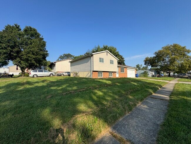 Building Photo - 3515 Meadow Valley St