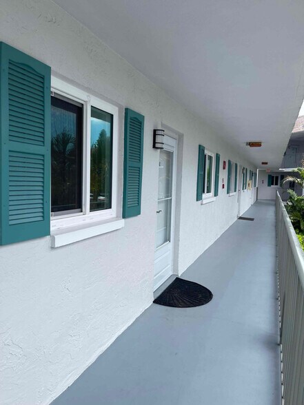 Building Photo - 5651 Rattlesnake Hammock Rd