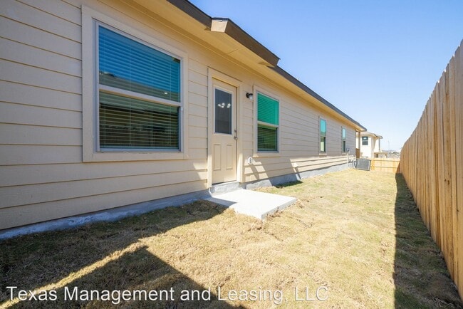 Building Photo - 3 br, 2 bath House - 9111-2 Canyon Bend