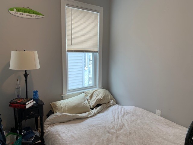 Building Photo - 38 Crescent Ave