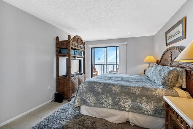 Building Photo - 14459 River Beach Dr