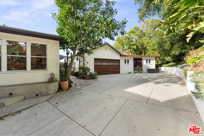 Building Photo - 2316 Laurelmont Pl