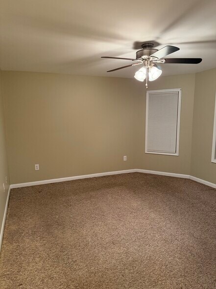 Building Photo - 1017 Pine St