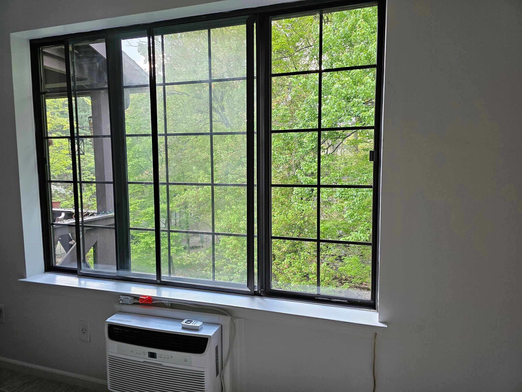 Building Photo - 50 Aiken St
