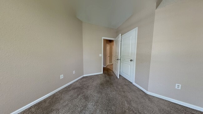 Building Photo - 9301 Crescent Loop Cir