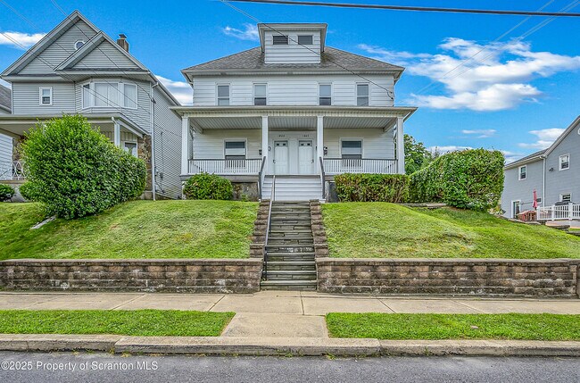 Building Photo - 1805 Farr St