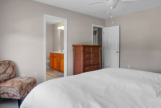 Building Photo - 1519 Thoroughbred Blvd