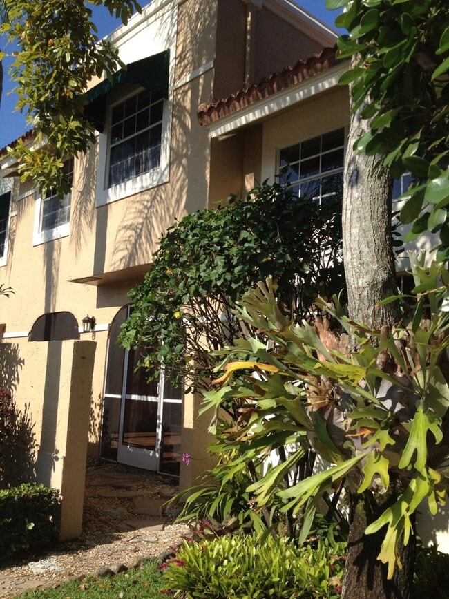 Building Photo - 6601 Via Regina