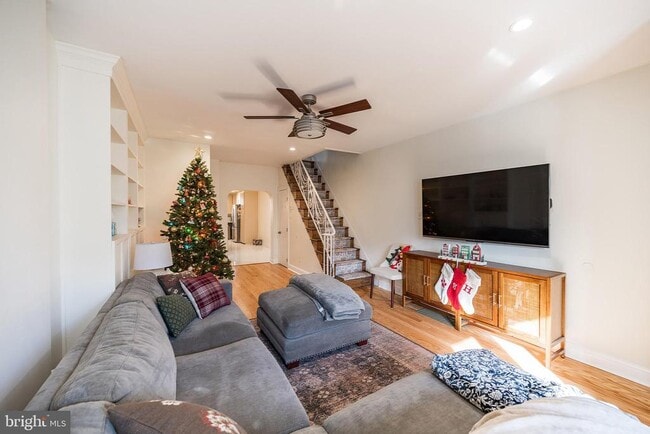 Building Photo - 2978 E Thompson St