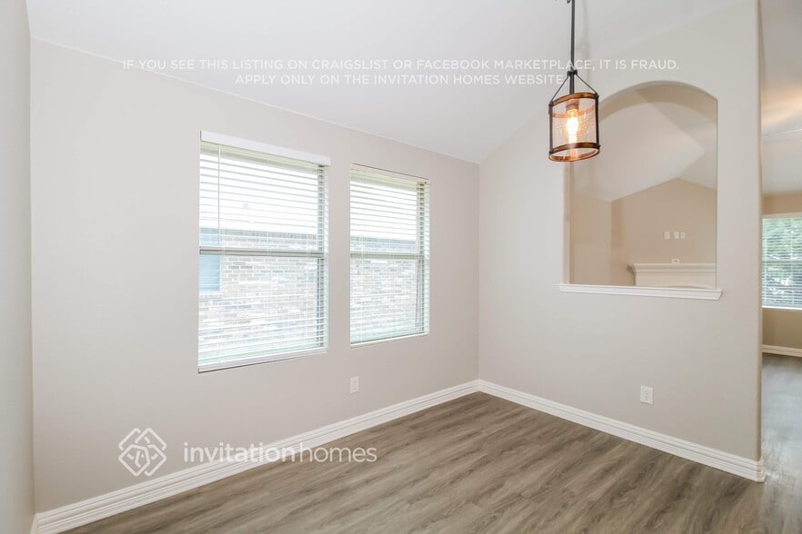 Building Photo - 1040 English Ivy Dr
