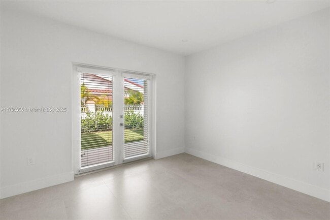 Building Photo - 4765 SW 87th Ct