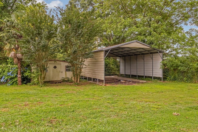 Building Photo - 416 Fairplay Rd