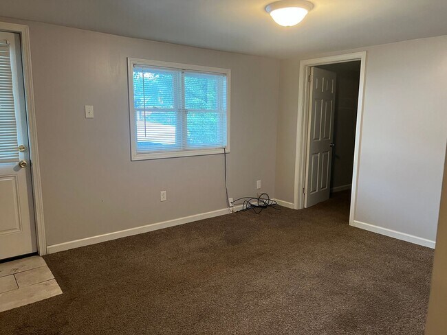 Building Photo - 221 Taylor St.