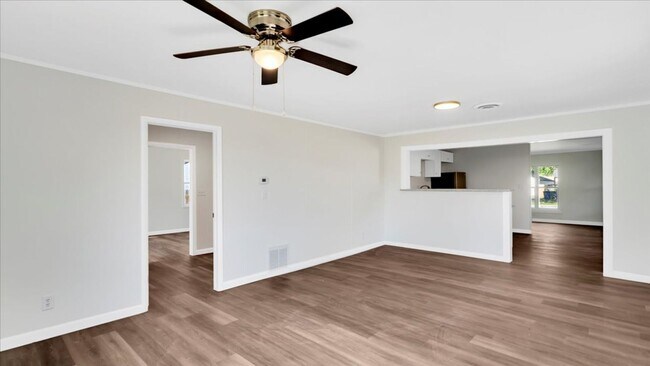 Building Photo - Newly remodeled 3 bedroom / 2 bath