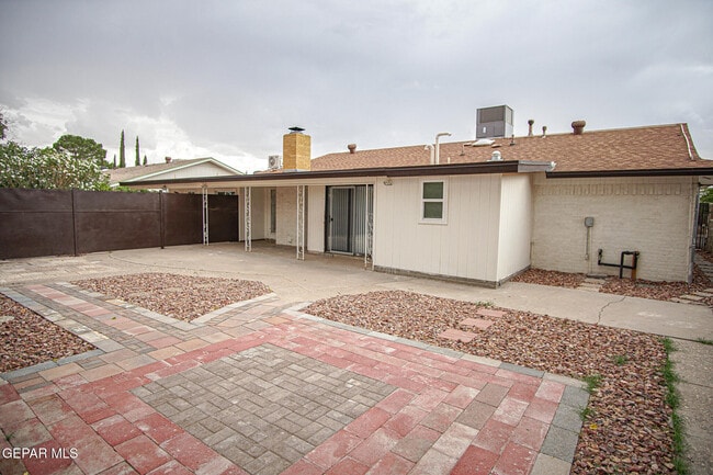 Building Photo - 11025 Tom Weiskopf Dr
