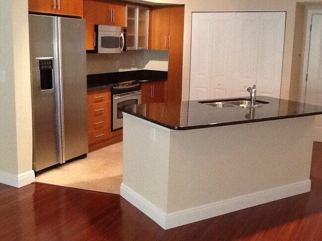 Building Photo - 600 S Dixie Hwy