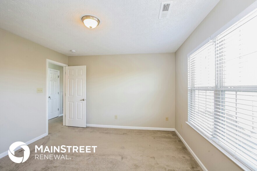 Building Photo - 11705 Rossmore Dr