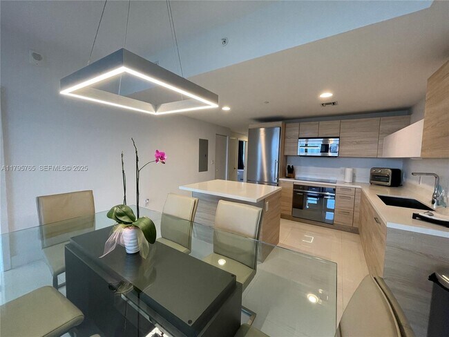 Building Photo - 16385 Biscayne Blvd