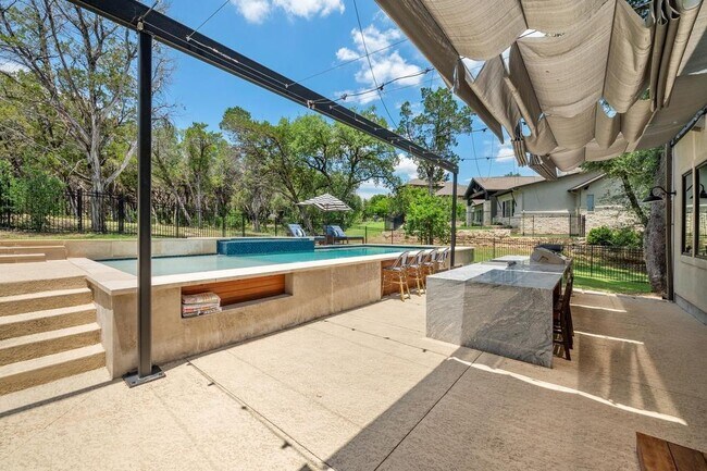 Building Photo - 2600 Arion Cir