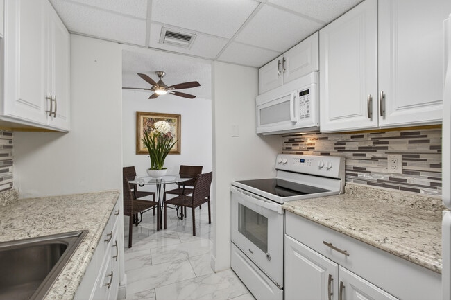 Building Photo - 1131 SE 4th St