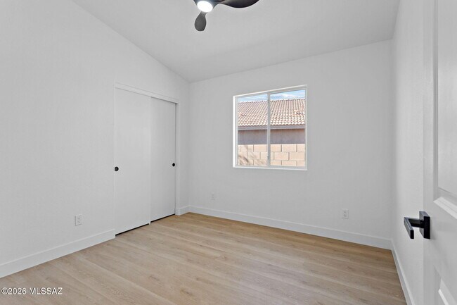 Building Photo - 5495 W Durham Hills St