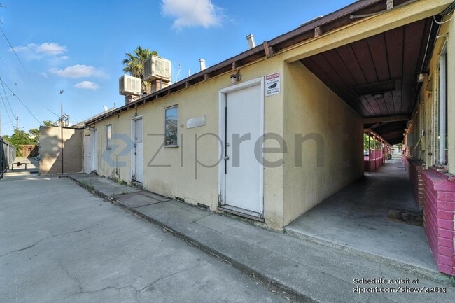 Building Photo - 151 W 18th St