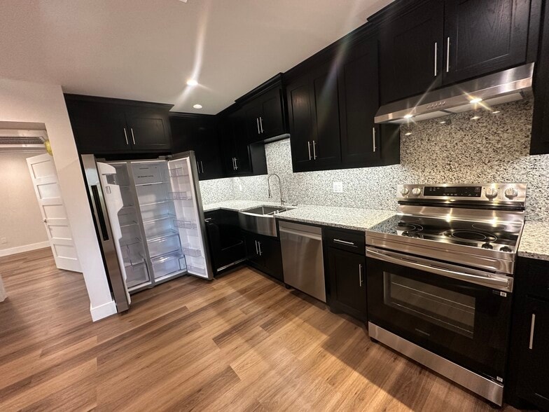 Building Photo - Courthouse Apartments