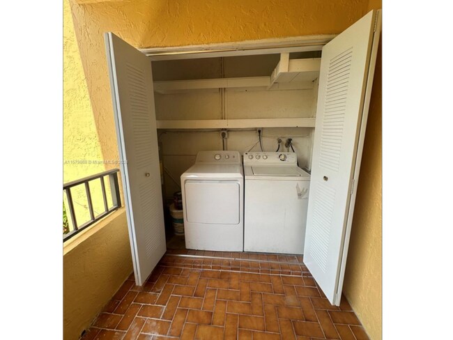 Building Photo - 10833 NW 7th St